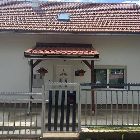 PlaškiKeti公寓 外观 照片